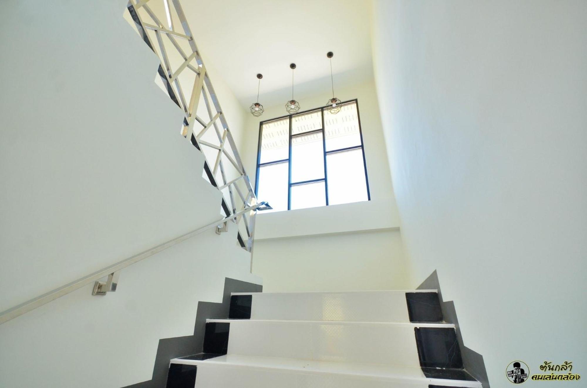 แอ่ว-ดีld Hotel&Residences Ngao Exteriér fotografie
