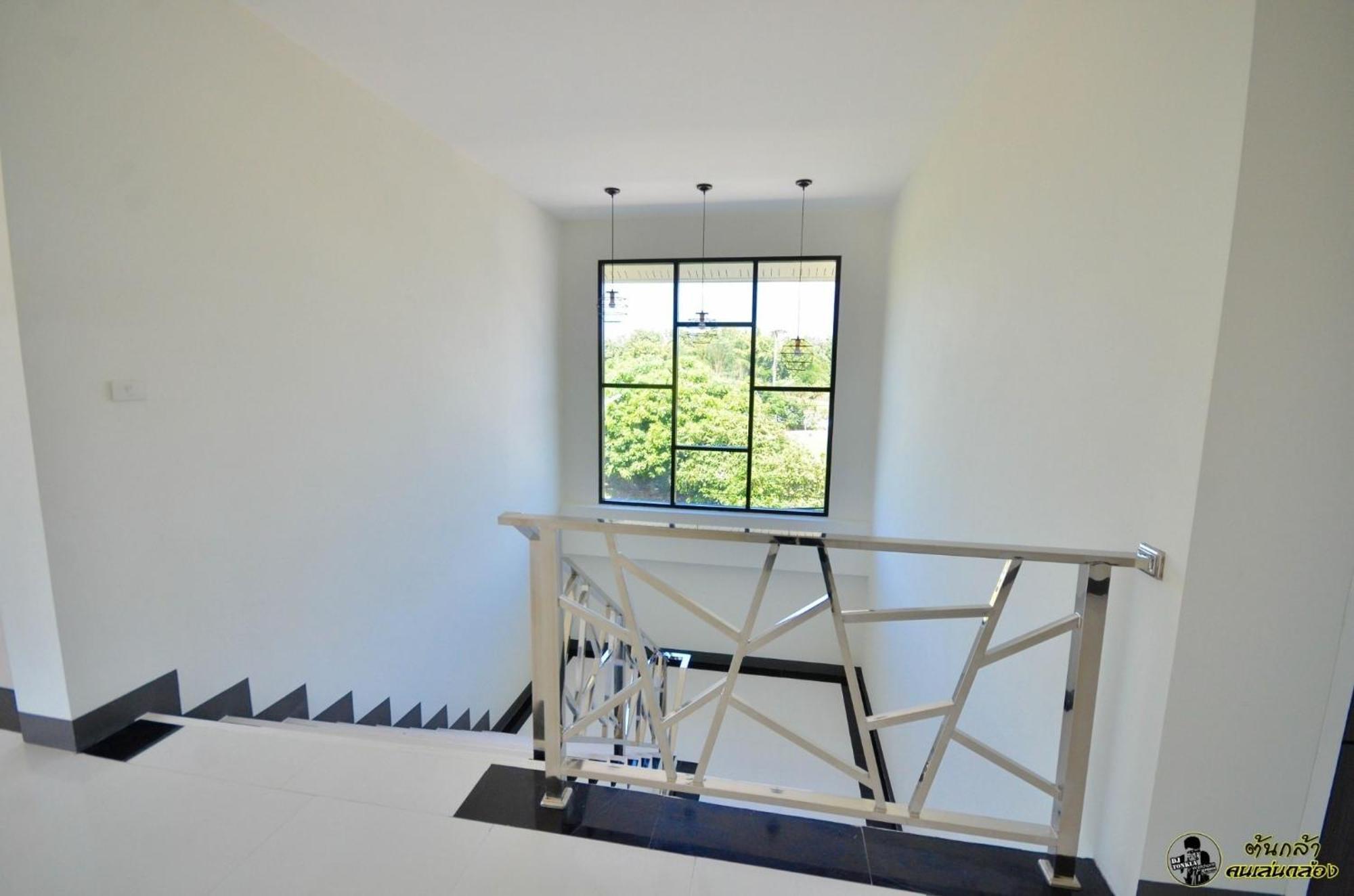 แอ่ว-ดีld Hotel&Residences Ngao Exteriér fotografie