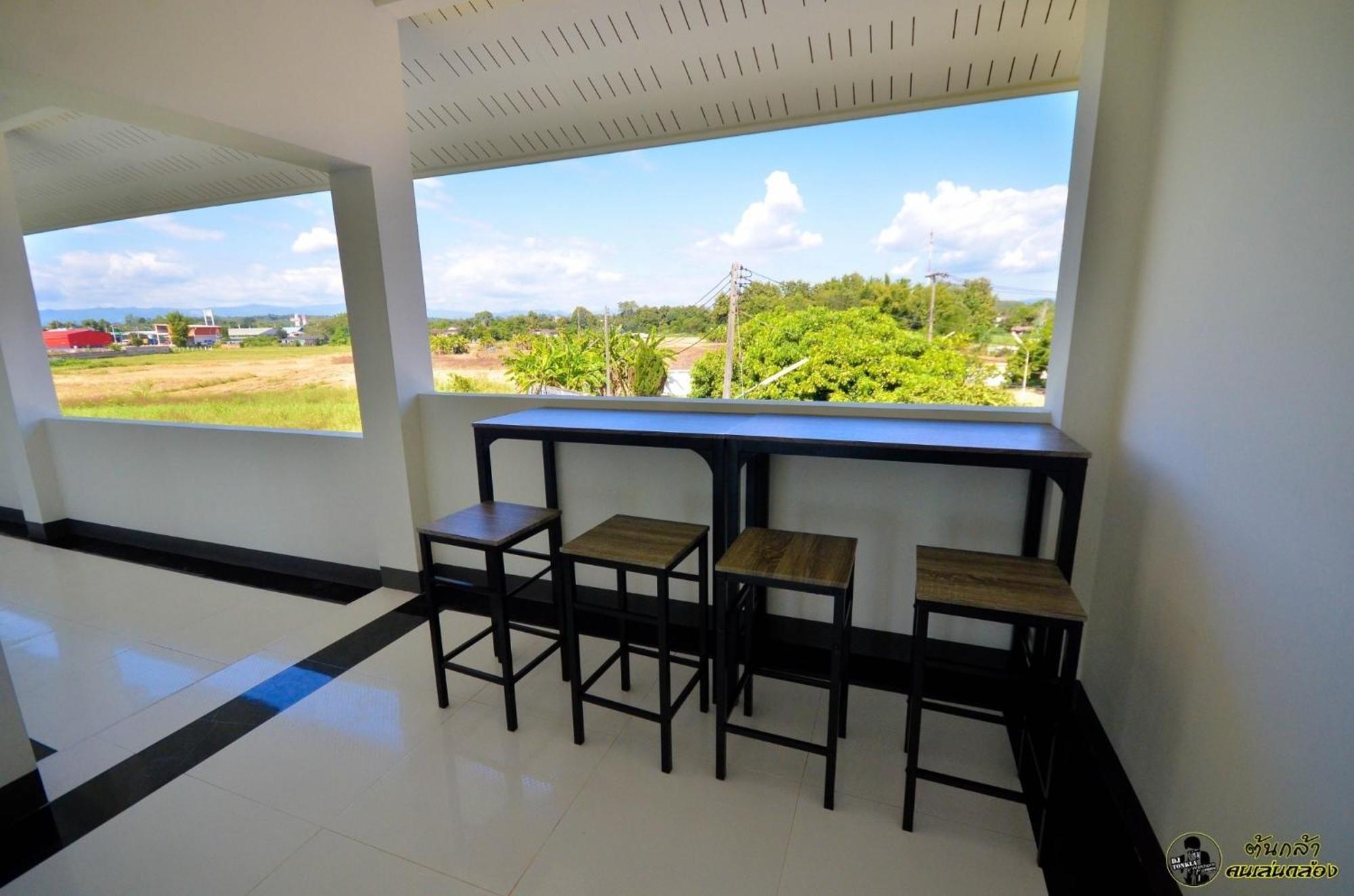 แอ่ว-ดีld Hotel&Residences Ngao Exteriér fotografie