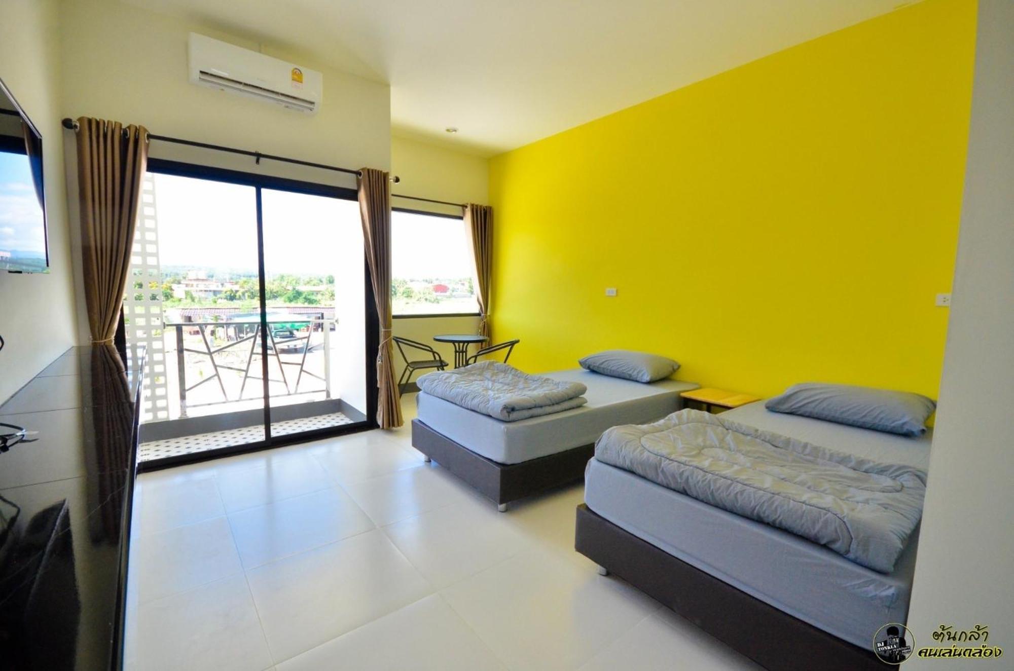 แอ่ว-ดีld Hotel&Residences Ngao Exteriér fotografie