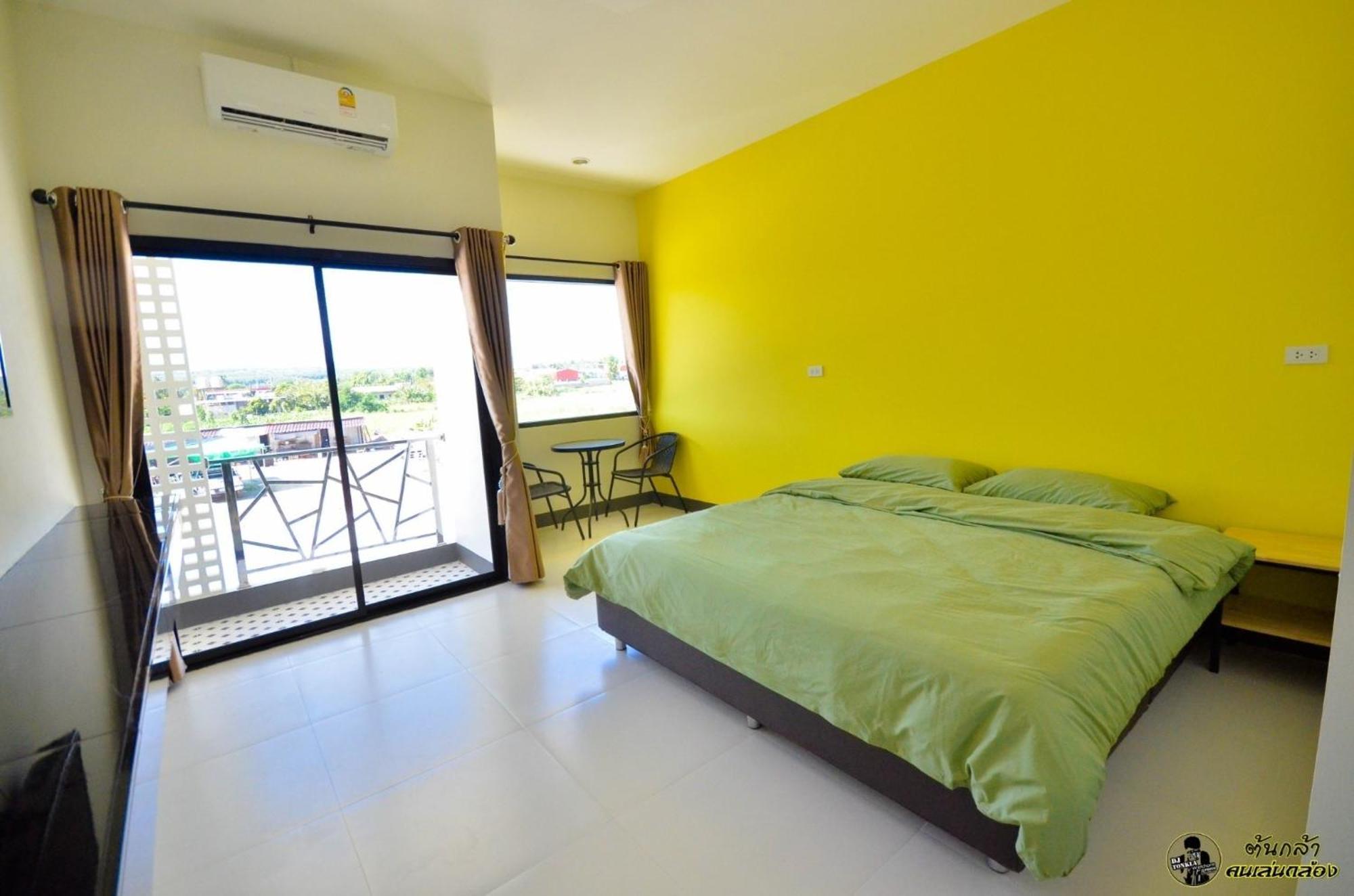 แอ่ว-ดีld Hotel&Residences Ngao Exteriér fotografie