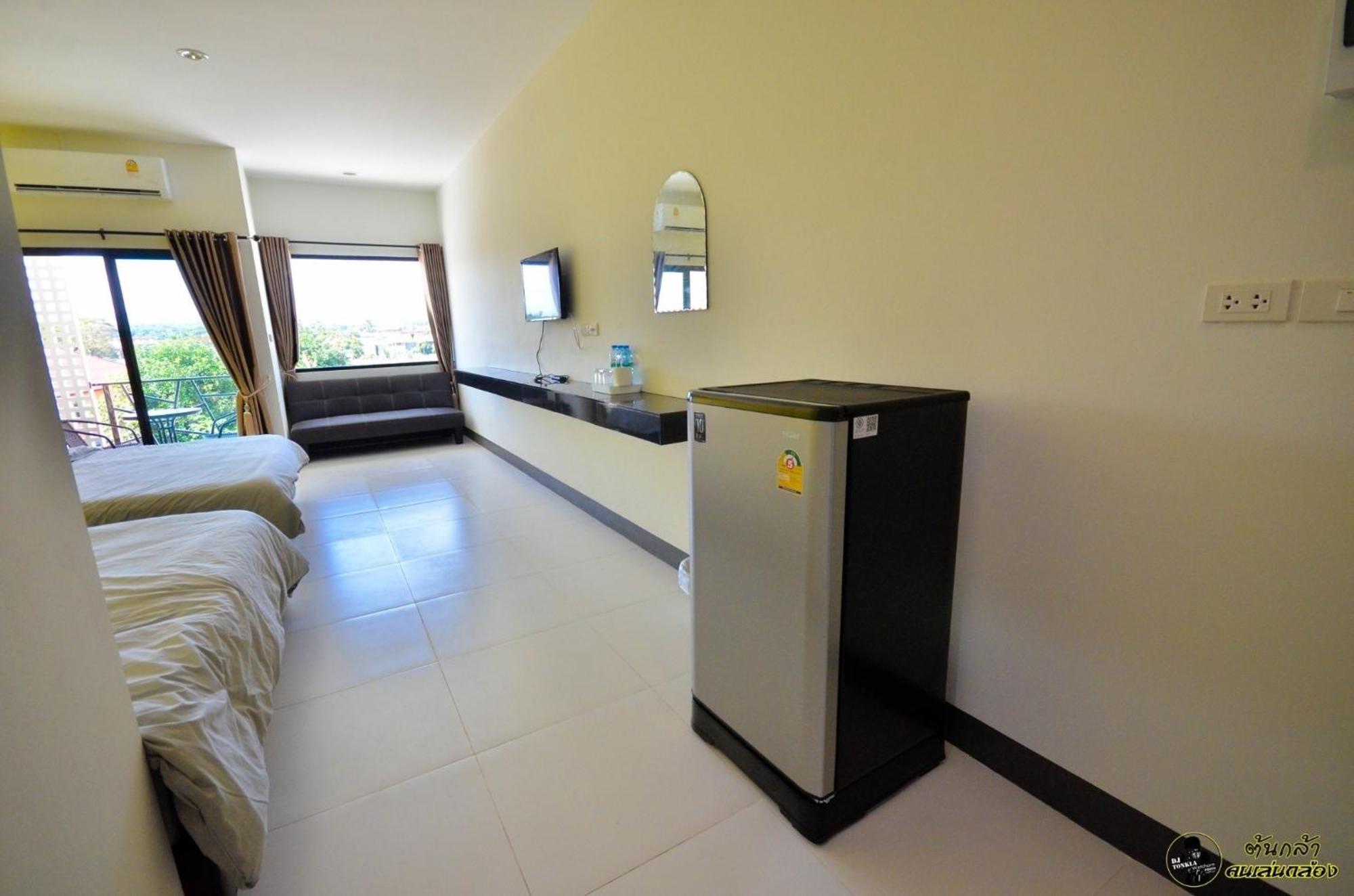 แอ่ว-ดีld Hotel&Residences Ngao Exteriér fotografie