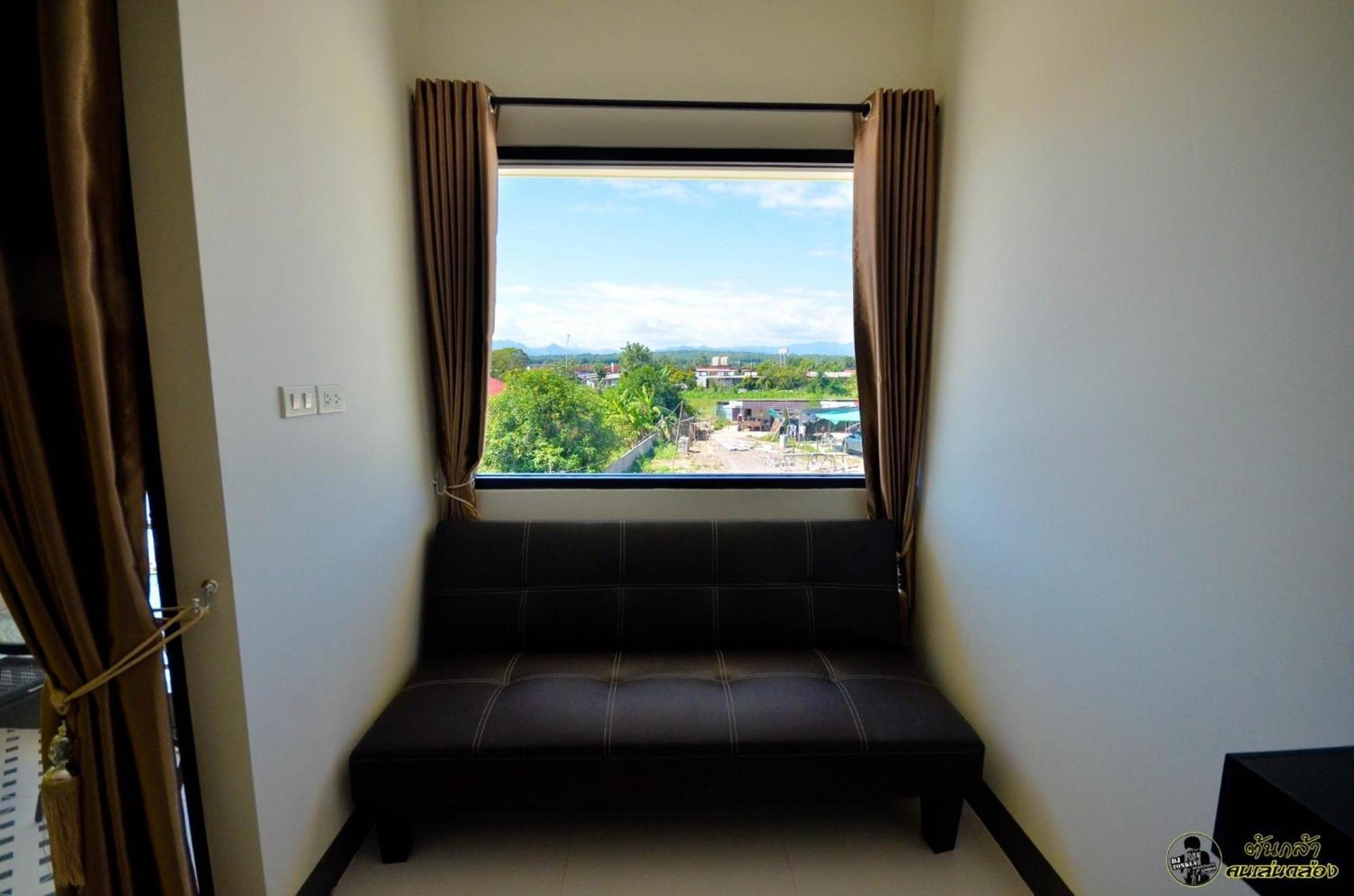 แอ่ว-ดีld Hotel&Residences Ngao Exteriér fotografie